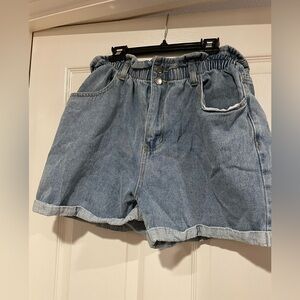 Paper bag shorts. Size large. Brand unknown. Mom shorts.
